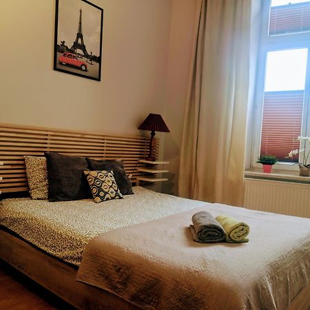 Apartament Brazowy Narutowicza 11 Lublin Buitenkant foto
