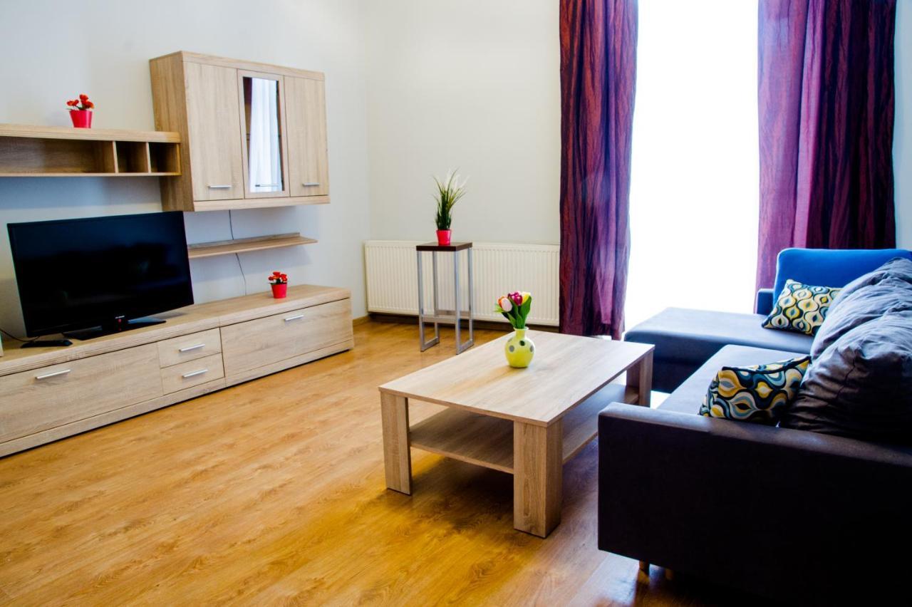 Apartament Brazowy Narutowicza 11 Lublin Buitenkant foto
